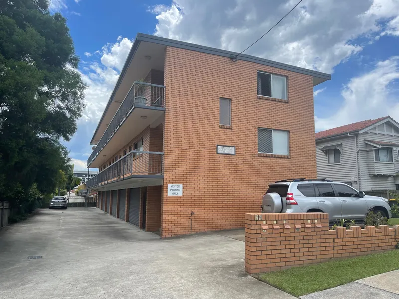 Renovated and air conditioned 2 bedroom unit