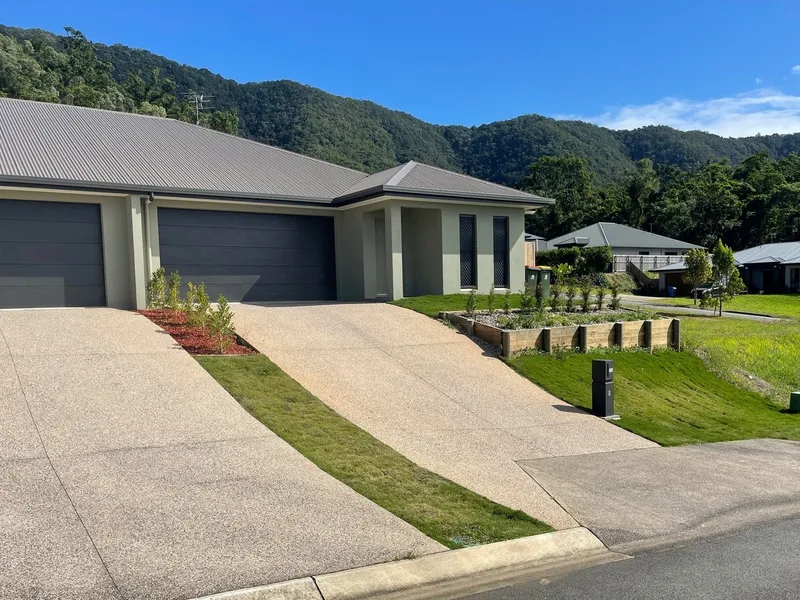 As New - Fully Air Conditioned Home - Plunge Pool - Solar Power