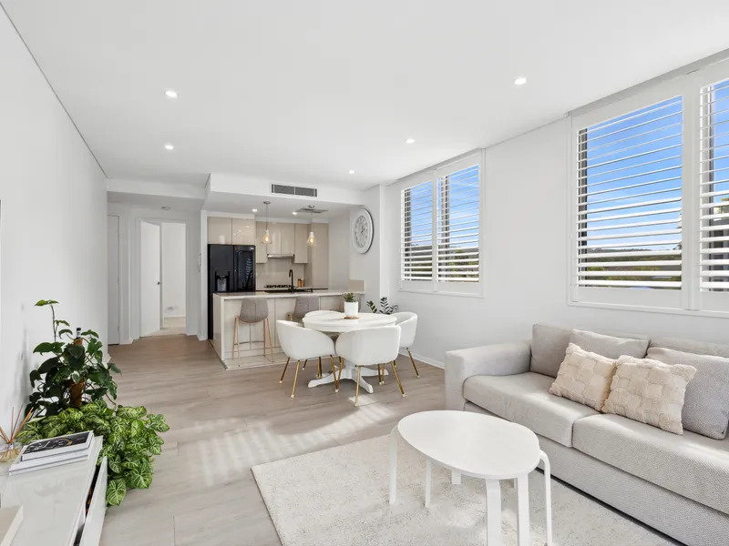 Contemporary Resort Style Living, Prime Location