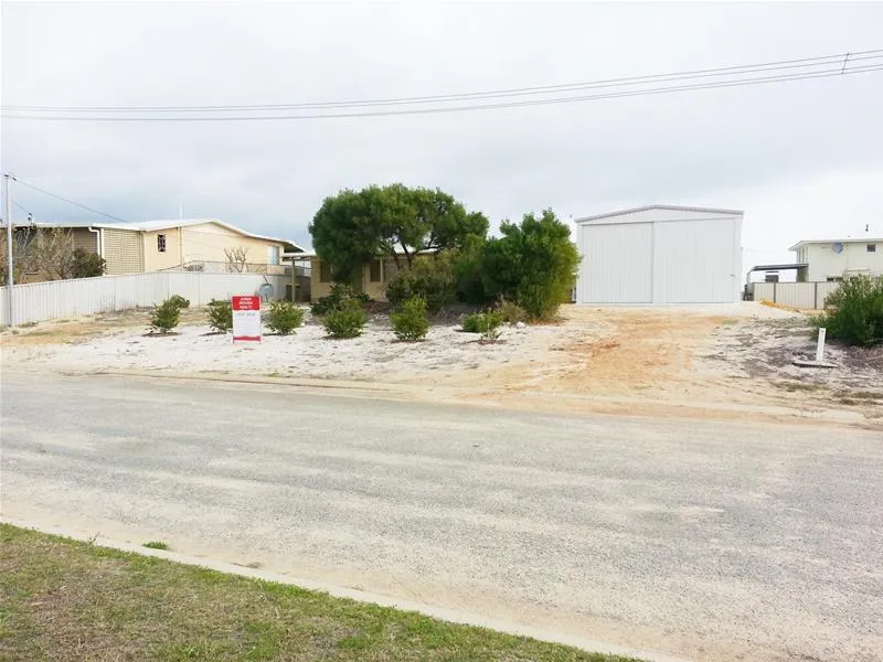 IDEAL HOLIDAY HOME - MASSIVE SHED