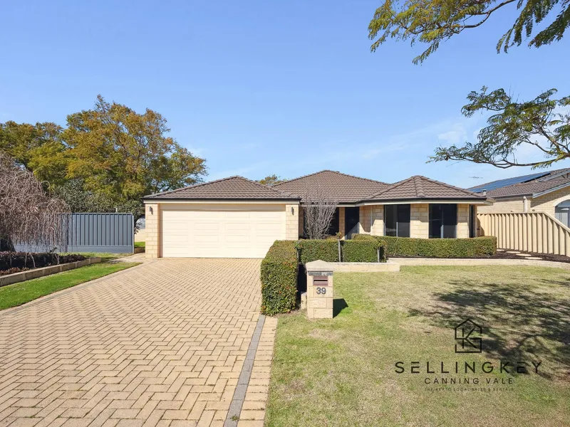 Sellingkey Presents 39 Kingia Way!