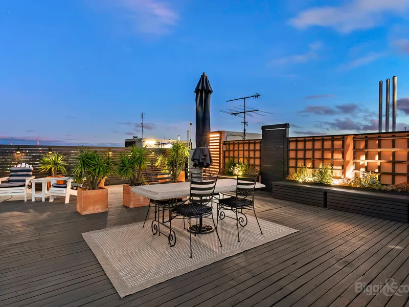 LUXURY PENTHOUSE OPPOSITE MCG, MOMENTS TO CBD