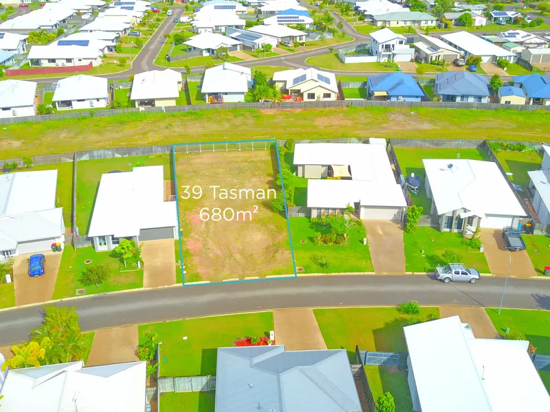 BACK ON THE MARKET - 680m² Block ready to be built on