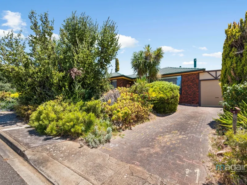 Charming 3-Bed Gem in the Heart of Trott Park!