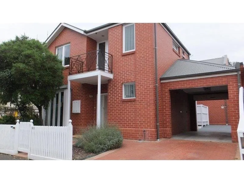 TOWNHOUSE IN PRIME LOCATION