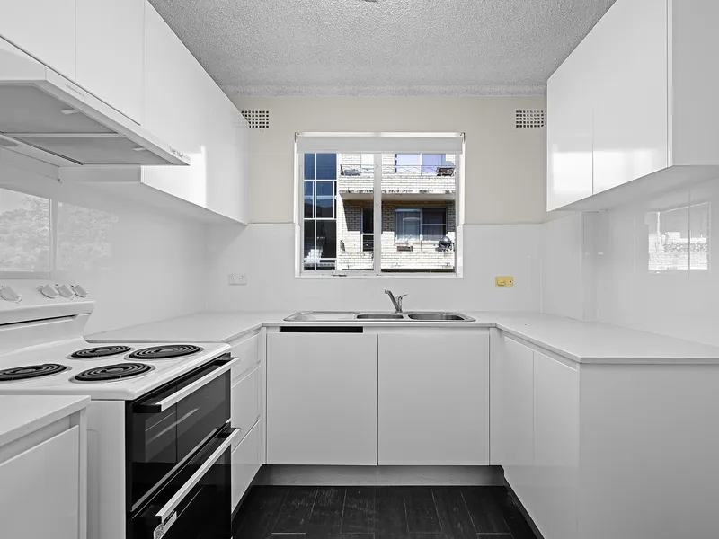 Walking distance to shops and train station