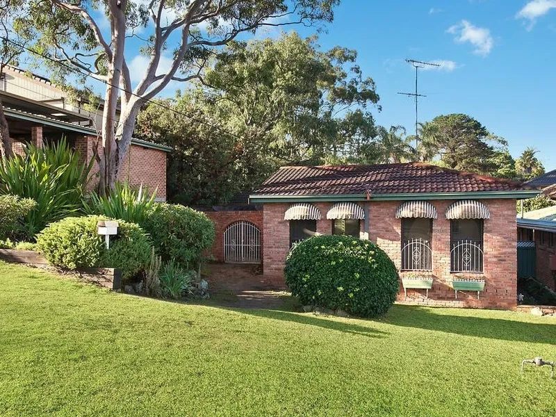 Three Bedroom Home In Quiet Location