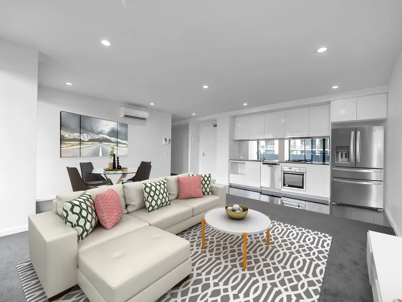 Low maintaince livings with great views.