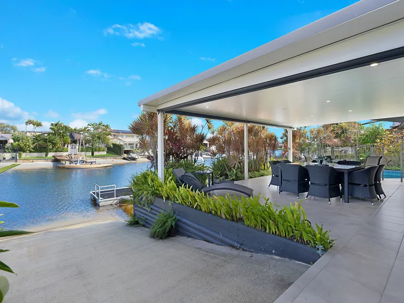 JUST LISTED Large Waterfront Family Entertainer