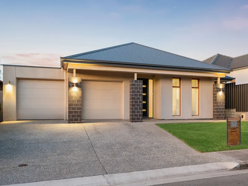 Luxurious modern beachside living in prime position in the heart of Semaphore