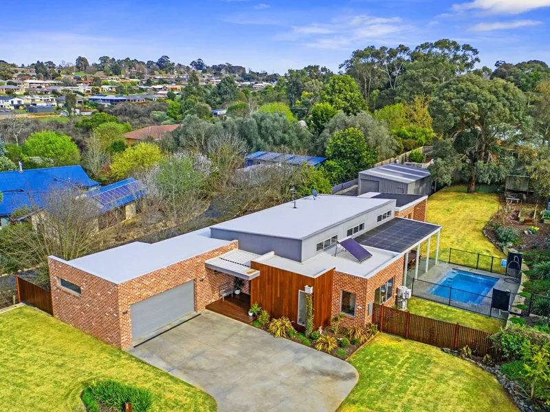THE EPITOME OF LUXURY & LIFESTYLE IN A GREAT LOCATION - 24 TILLY COURT LEONGATHA