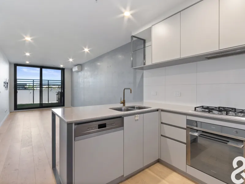 Lux Living in the Heart of Northcote