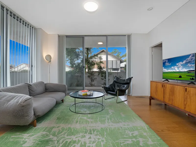 Oversized, Executive 2 Bedroom Apartment