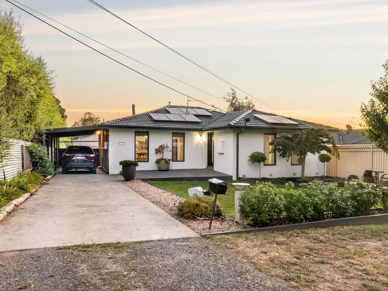 Beautifully Renovated Home In Popular Buninyong