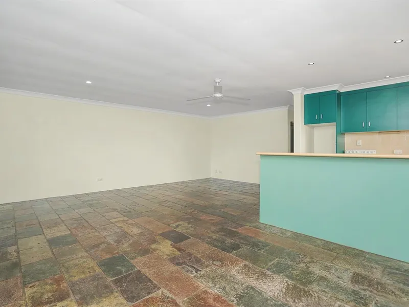 Two Bedroom Duplex In Inner City Suburb