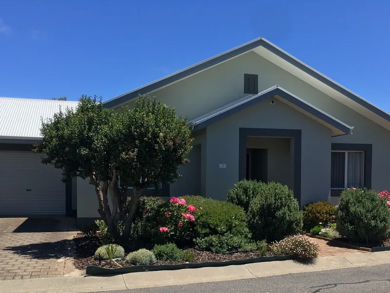 Spacious villa and rear garden - perfect for the enthused gardener