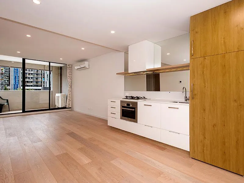 Modern Apartment close to Auburn station!