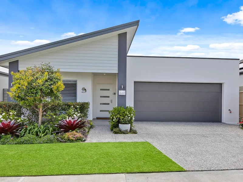 AMONG THE BEST ON OFFER - STUNNING