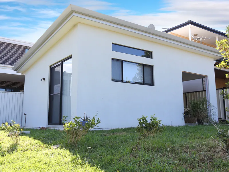 Freestanding 1 Bedroom Home