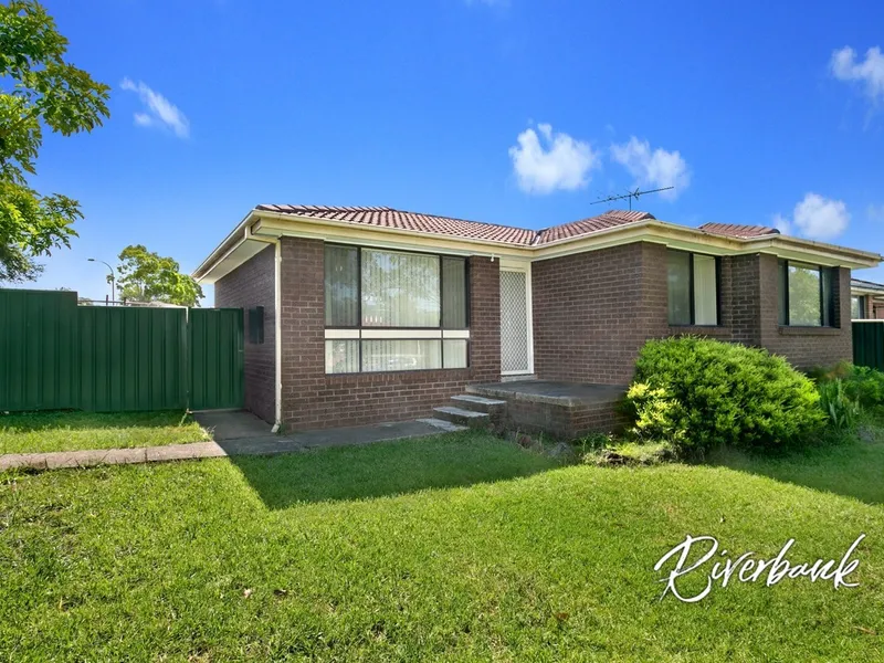 Spacious 3 bedroom home positioned in the Greenfield estate.