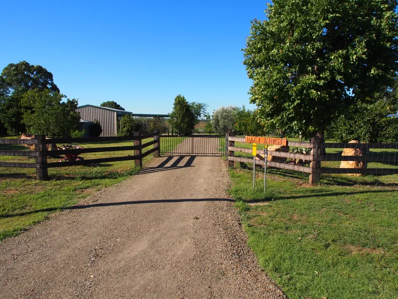 STYLISH COUNTRY LIVING