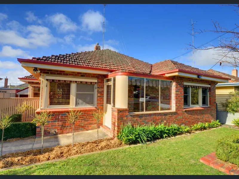 BEAUTIFULLY RENOVATED HOME - CENTRAL LOCATION