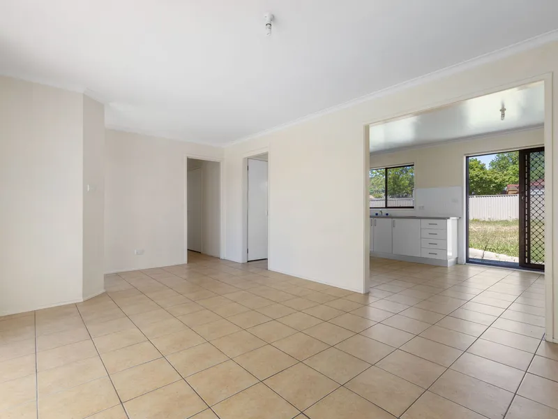 Easy care and open plan living in a quiet cul-de-sac!