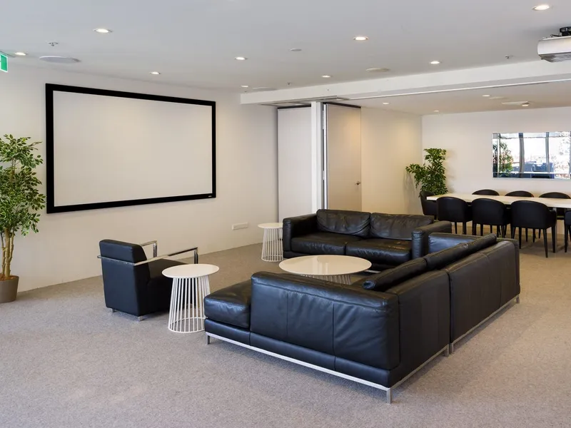 WATERS EDGE COMPLEX 3 BEDROOM APARTMENT