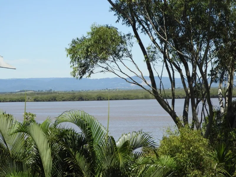PRIME LOCATION, WATERFRONT BLOCK (1,265M2)