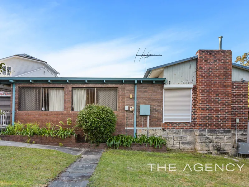 3 Bed | 709m2 | Subdivision Potential | Online Auction
