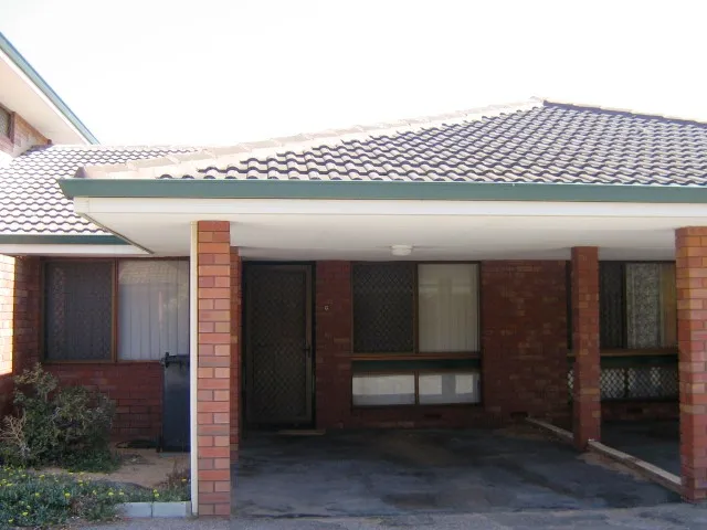 2 bedroom unit located in popular Beresford