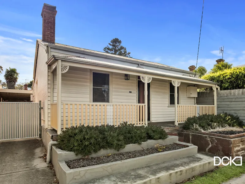 CHARACTER COTTAGE ON CITY FRINGE