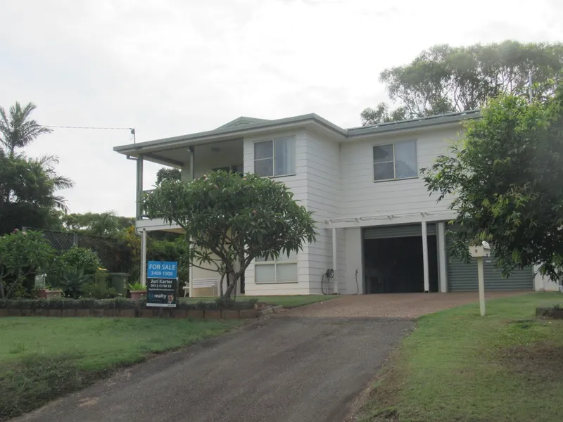 TWO STOREY HOME ON WATERFRONT STREET.. EAST FACING TOWARDS NTH. STRADBROKE ISLAND.. 