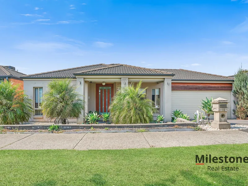 Awesome opportunity within Walking Distance to Alkira