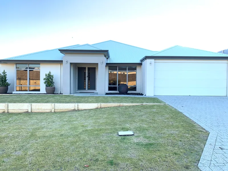 EXECUTIVE FAMILY HOME