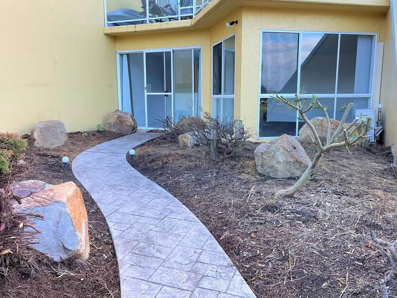 LOCATION & CONVENIENCE