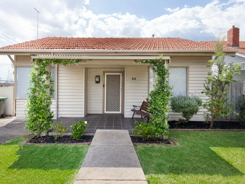 Charming Family Home !!!