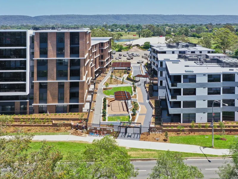 Luxury apartment with ducted air conditioning next door to Panthers.