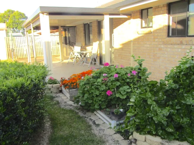Immaculate 3 Bedroom Furnished Home
