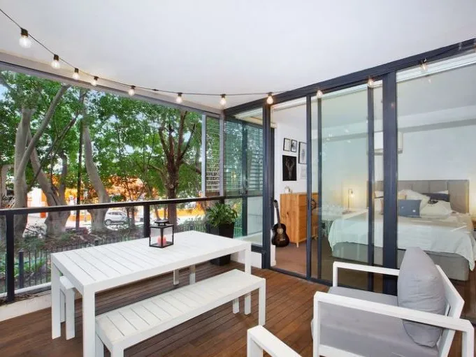 HUGE ONE BEDROOM PROPERTY IN TRIO