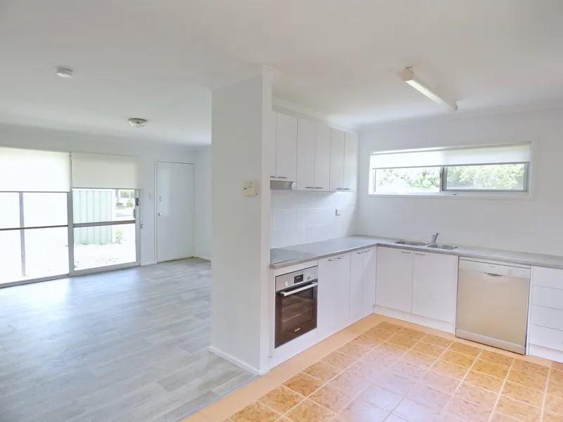 SPACIOUS & COMFORTABLE HOME IN THE HEART OF MARSDEN