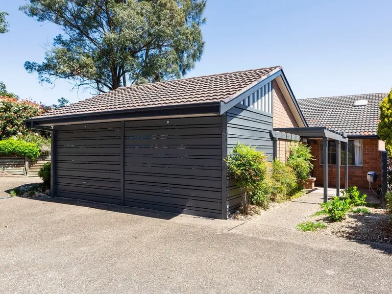 Immaculate villa with water views