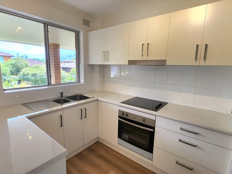 Immaculate Top Floor Beachside Living