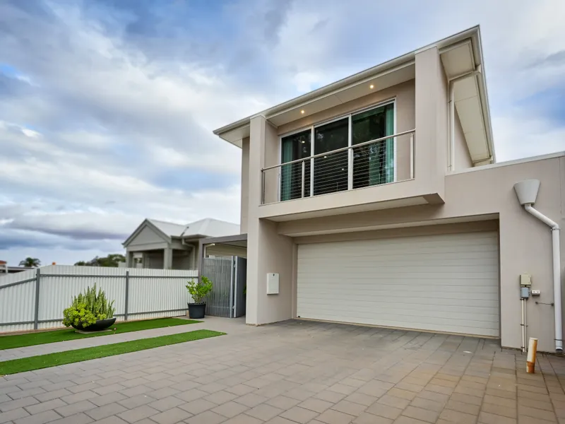 Quality architectural home with stunning views!