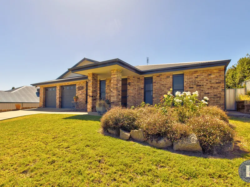 A HIGH QUALITY FAMILY HOME!