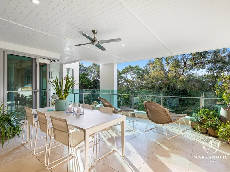 Third Floor Luxury Apartment With Side-By-Side Double Carpark