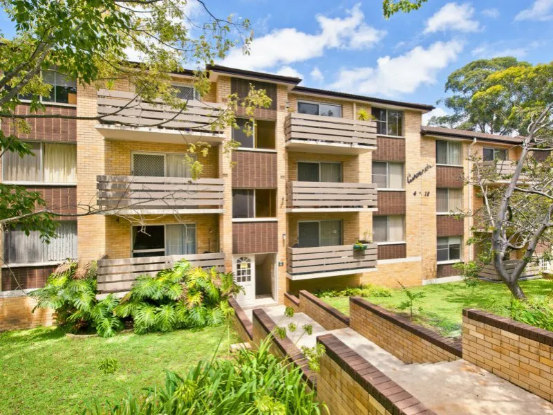 FRESH PAINT & CARPET THROUGHOUT IN A QUIET POCKET OF LANE COVE!!!