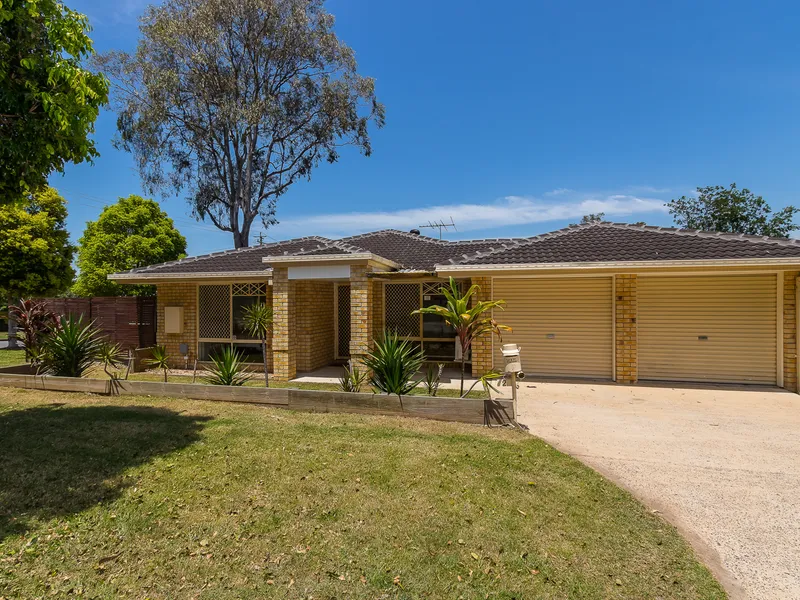 BUSHLAND SETTING WITH PRIVACY, POSITION AND BONUS PARKING FOR YOUR TRUCK, CARAVAN OR BOAT