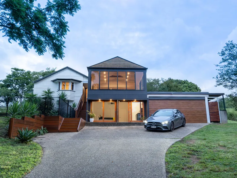 PRIVATE AND TRANQUILL WITH ELEVATED VIEWS OF MT COOTHA