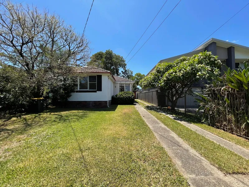 123 Lancaster Avenue, Melrose Park